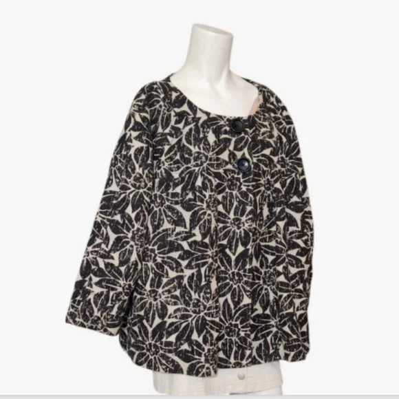 Michael Kors Linen Floral 2 button, 3/4 Sleeve Jacket - Picture 3 of 10